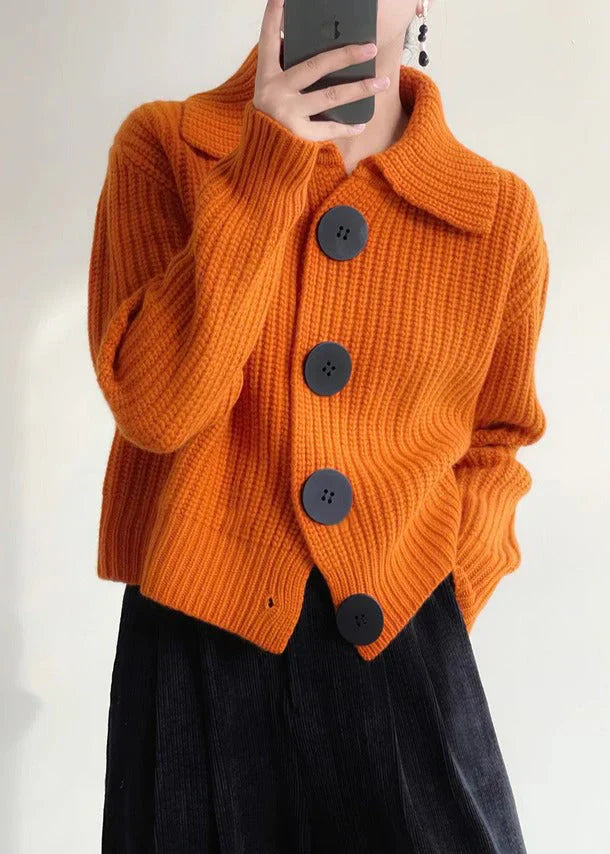 Maartje - Stijlvol Oranje Vest Met Knopen En Peter Pan Kraag
