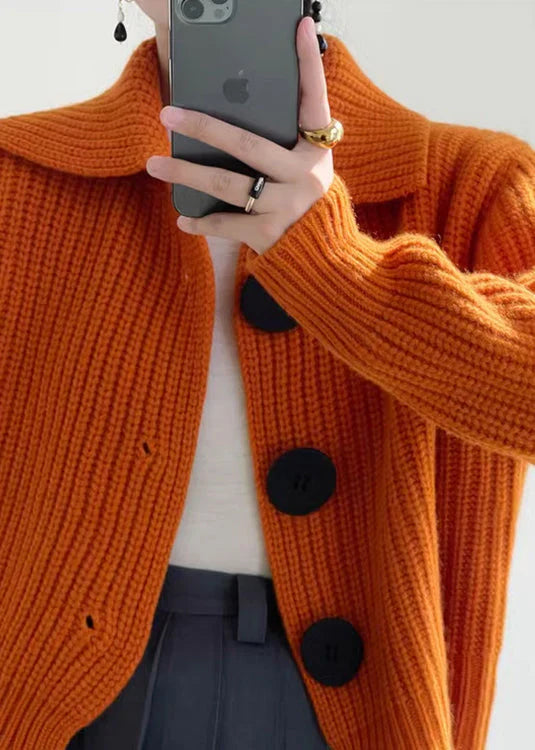 Maartje - Stijlvol Oranje Vest Met Knopen En Peter Pan Kraag
