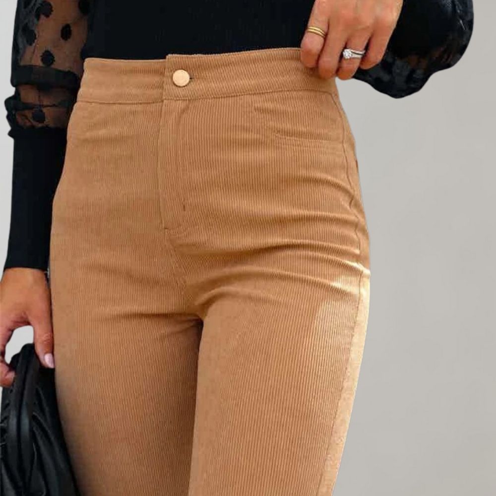 Alison - Trendy corduroy uitlopende broek