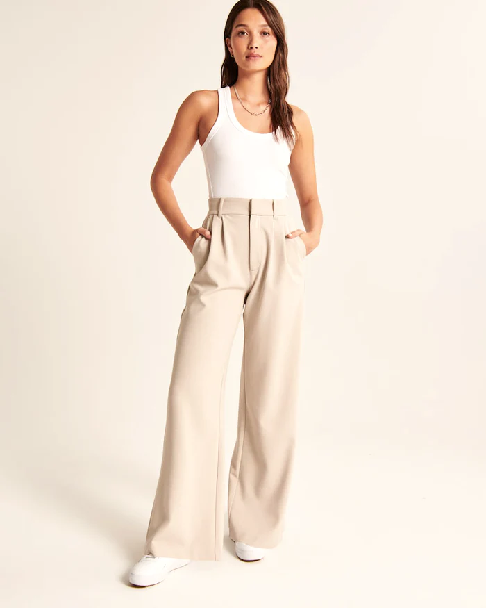 Paola - Getailleerde broek met wijde pijpen in beige