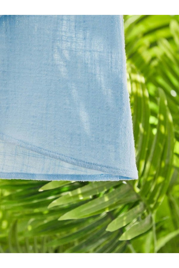 Tjitske - Blauwe Blouse Met V-Hals, Halflange Mouwen En Knopen